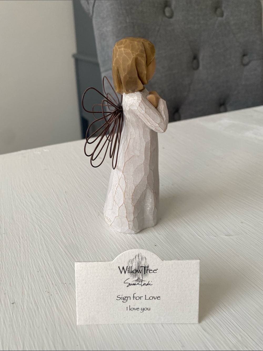 Willow Tree Angel "Sign for Love" Figurine with Crossed Arms, I Love You - Picture 2 of 5